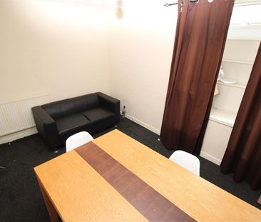 Room For Rent Broadway, Pontypridd - Photo 1