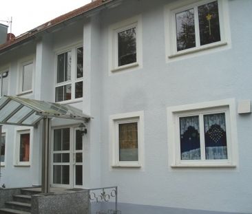 Großzügige 3-Zimmer-Dachgeschoß-Wohnung in Nittenau-Bergham! - Photo 1