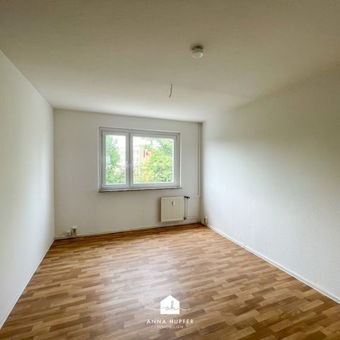 Renovierte 4-Raum-Wohnung mit schönem Ausblick vom Balkon - Foto 1