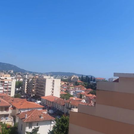 Location Appartement 1 pièce 38m² NICE 06100 - Photo 4