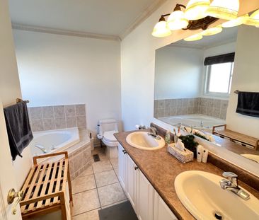 For Lease - 67 Queen Mary Drive, Brampton, Ontario - Photo 5