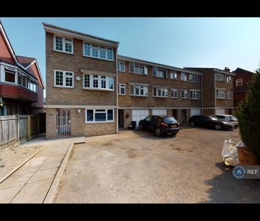 1 bedroom in a house share to rent - Photo 3