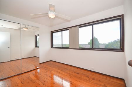 Renovated Double- Storey Home - Photo 3