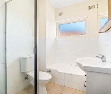 Generous Apartment In An Idyllic Beachside Location - Photo 4