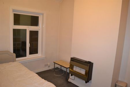 2 Beds - Terraced House - - Photo 3