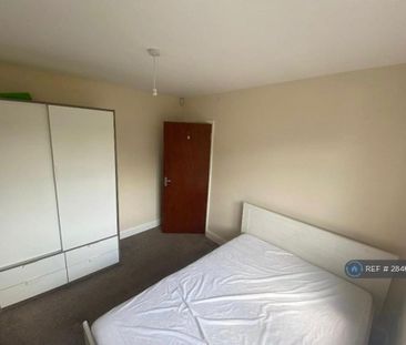 5 bedroom semi-detached house to rent - Photo 5