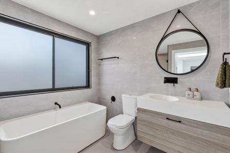 18A Tedman Parade, Sylvania NSW 2224 - House For Rent | Domain - Photo 2