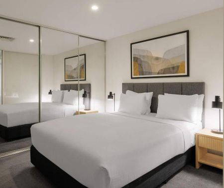 Fully Serviced Apartment living close to Universities, Hospital and few minute tram ride to Melbourne CBD - Photo 5