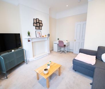 1 Bed Flat, Dancer Road, SW6 - Photo 3