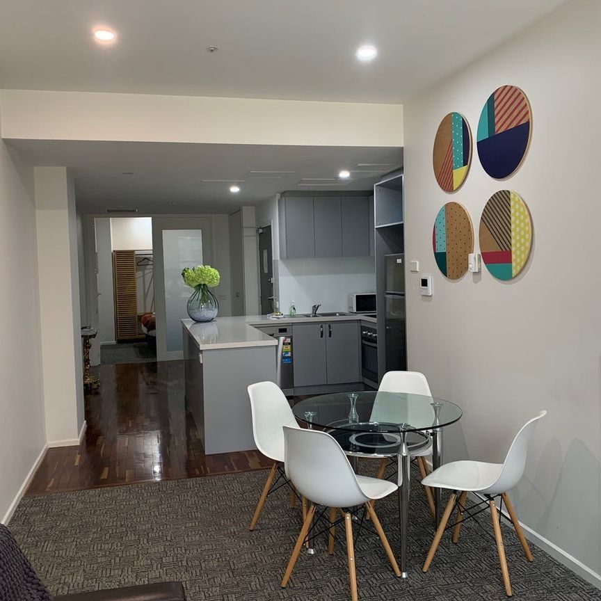 Bright and spacious furnished two bedroom right in the heart of the city - Photo 1