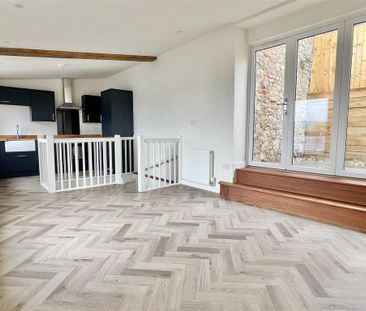 2 bedroom barn conversion to rent - Photo 1