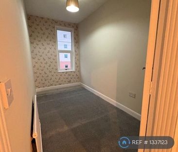 4 bedroom terraced house to rent - Photo 6