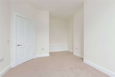 A bright and modern second floor two bedroom flat available on a part-furnished basis in Morningside. - Photo 5