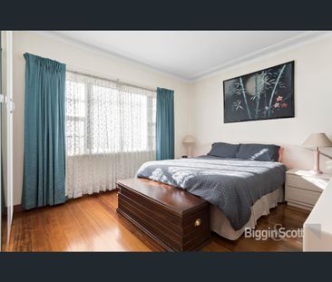 12 Carrol Grove, Mount Waverley, Vic 3149 - Photo 2