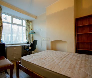 230 Dawlish Road - Photo 2