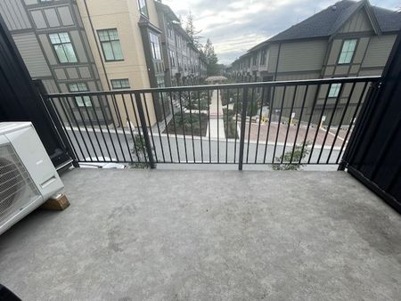 The Loop. Two Bedroom Plus Den/Three Full Bathrooms - Photo 4
