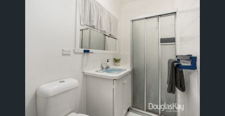 The Dream - Classic Family Home Superb home - Photo 3