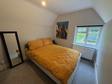 2 bedroom end of terrace house to rent - Photo 5