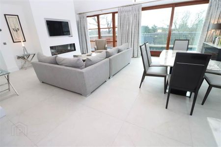 42 Windsor Park, Belfast, BT9 6JU - Photo 5