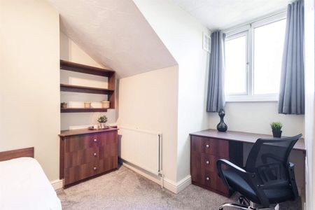 Knowle Terrace, Burley, LS4 2PA, Leeds - Photo 4