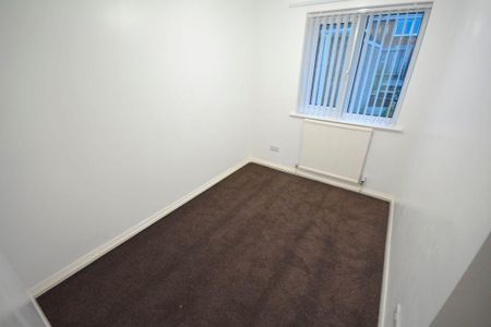 2 bedroom semi-detached bungalow to rent - Photo 2