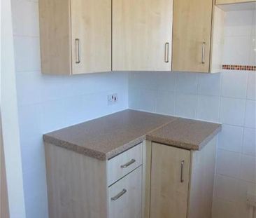 1 bedroom retirement property to rent - Photo 6