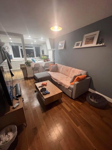 1 Bed Flat, Devonport Road, W12 - Photo 2