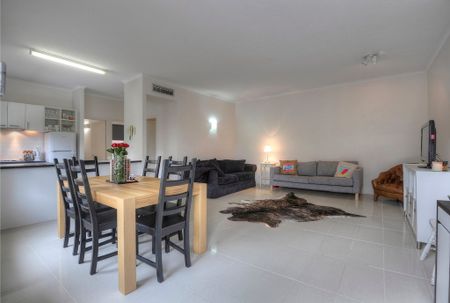 15/116 Drummond Street, Carlton VIC 3053 - Photo 2