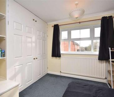 Edward Walk, Aylesbury, HP21 - Photo 5