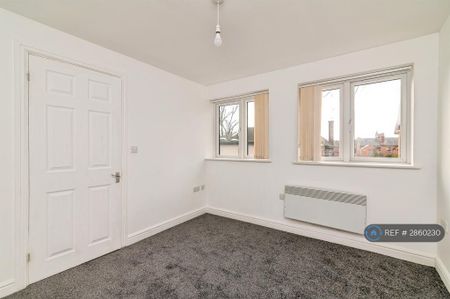 2 bedroom flat to rent - Photo 3