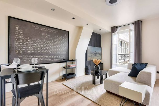 Location appartement, Paris 18ème (75018), 2 pièces, 50.8 m², ref 86418602 - Photo 1