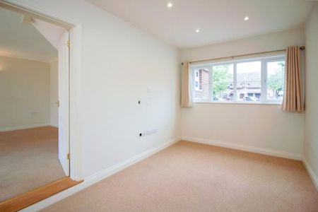 3 bedroom end of terrace house to rent - Photo 2