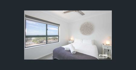 Beachfront 2-Bed Apartment with Stunning Ocean Views - Photo 4