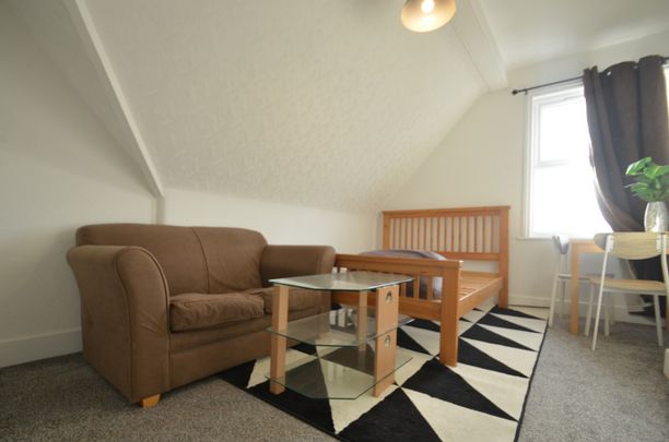 3 bedroom Apartment to rent - Photo 1