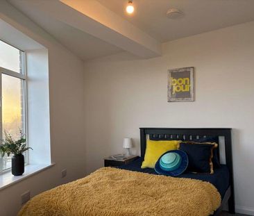 1 bedroom in a flat share to rent - Photo 3
