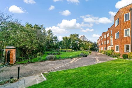 Fitzwilliam House, Little Green, Richmond, TW9 flat to rent - Photo 3