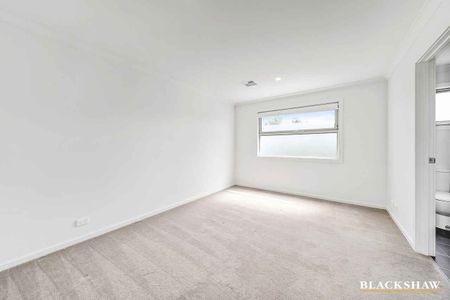 2 STORY TOWNHOUSE - Photo 3