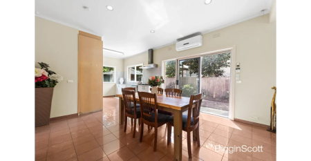 Ideal Student or Family Rental Moments from Deakin University - Photo 4