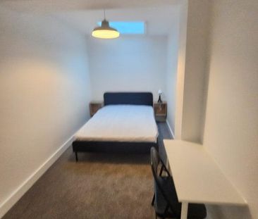 1 bedroom in a house share to rent - Photo 4