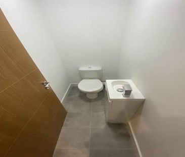 3 bedroom flat to rent - Photo 6