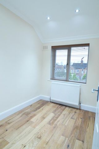 4 bedroom house to rent - Photo 3