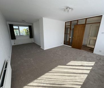 3 bedroom detached bungalow to rent - Photo 2