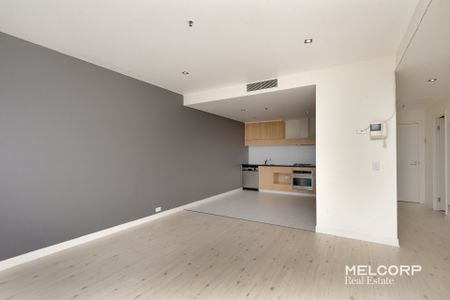 2 BED 1 BATH IN THE HEART OF CBD - WHITE GOODS - Photo 2