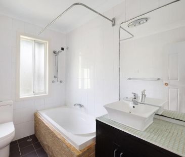 CHARMING 3-BEDROOM HOME IN HOLSWORTHY - Photo 4