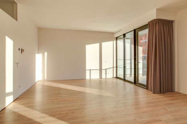 Appartement te huur: Rosy Wertheimstraat 14-B 1082 MZ Amsterdam - Photo 1