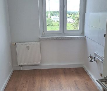 NEU gemütliche 3-RAUMWOHNUNG MIT BALKON dazu 300,00 € Gutschrift ! - Photo 2