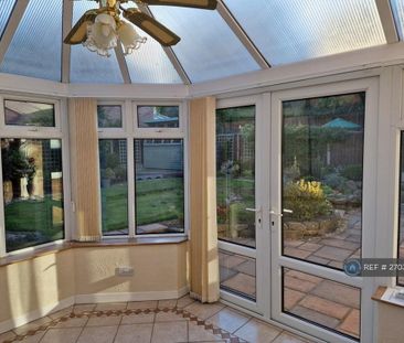 4 bedroom detached house to rent - Photo 3