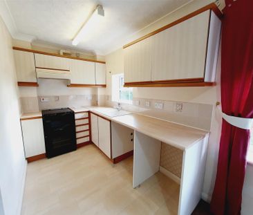 2 Bedroom Flat to Rent in Chatsworth Avenue, Kettering, Northampton... - Photo 1