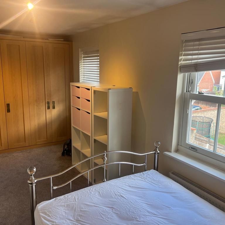 1 bedroom in a house share to rent - Photo 1