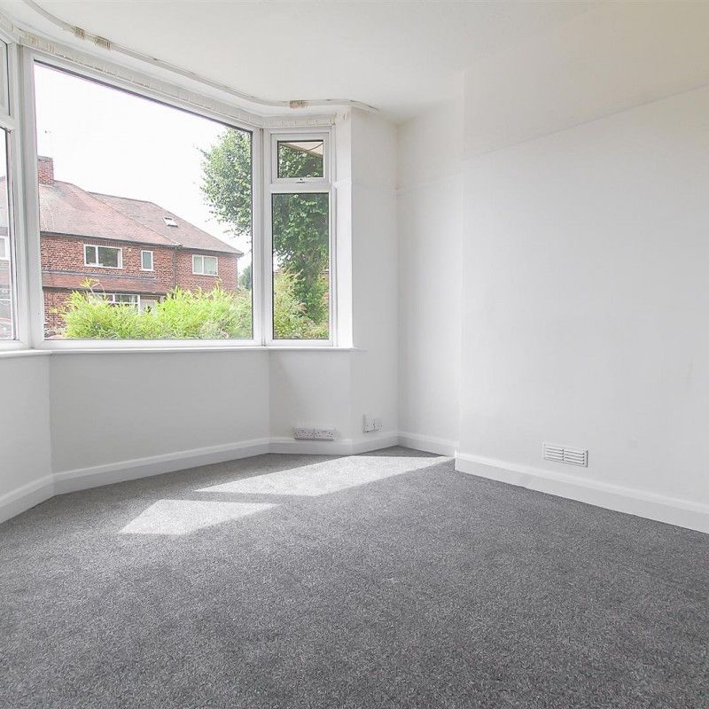 3 bedroom Semi-detached house to rent - Photo 1
